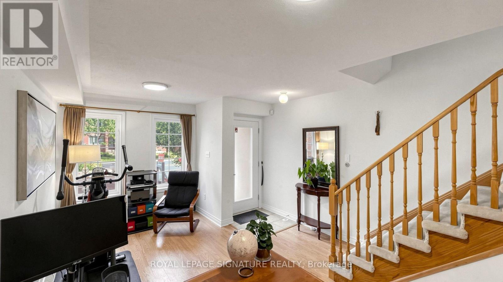 2433 Bur Oak Avenue, Markham, Ontario  L6B 1G3 - Photo 3 - N13664136