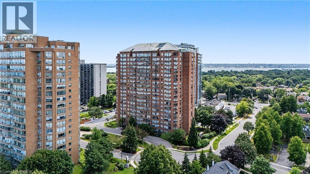 1270 Maple Crossing Boulevard Unit# 204, Burlington, Ontario  L7S 2J3 - Photo 2 - 40850872