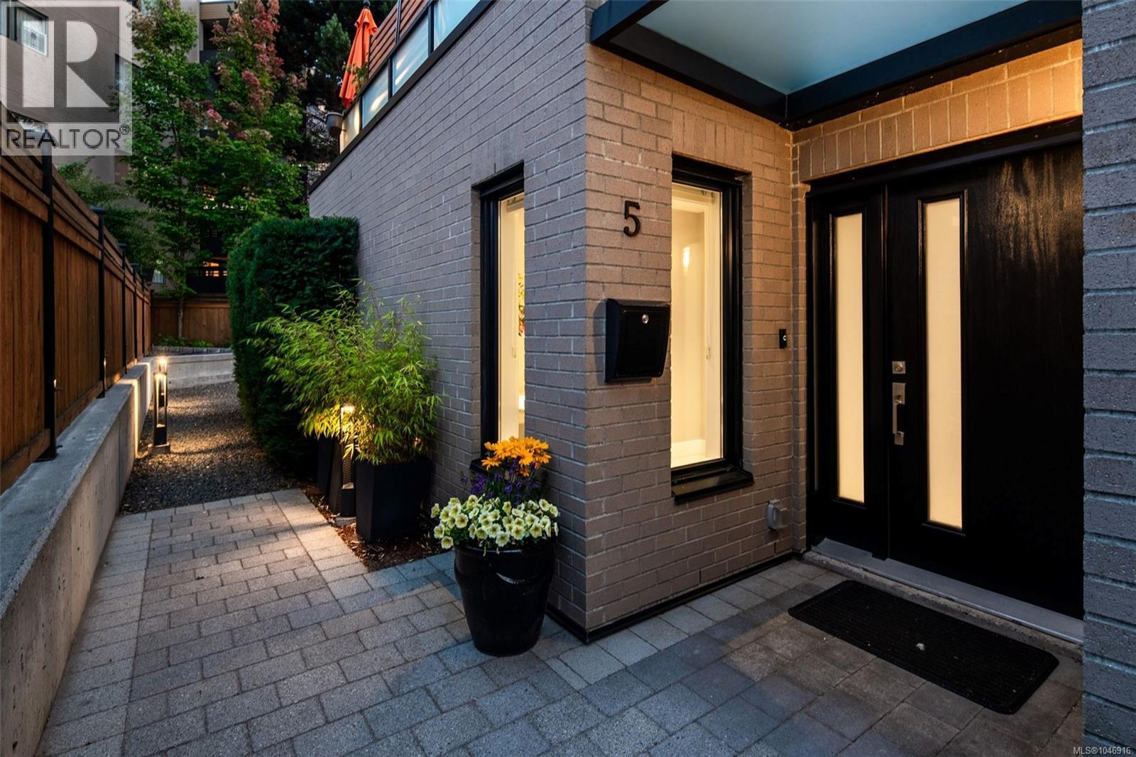 5 549 Toronto St, Victoria, British Columbia  V8V 1P1 - Photo 5 - 1046916