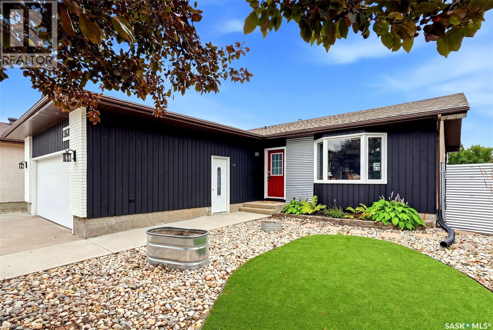 7310 Cribbs Bay, Regina, Saskatchewan  S4X 4H3 - Photo 2 - SK046149