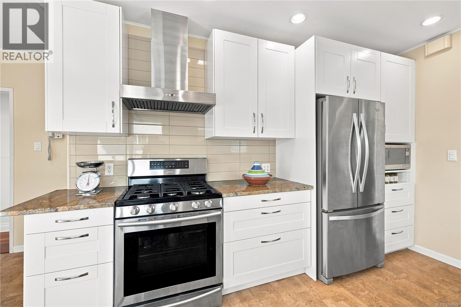 2449 Oregon Ave, Victoria, British Columbia  V8R 3V8 - Photo 16 - 1044874
