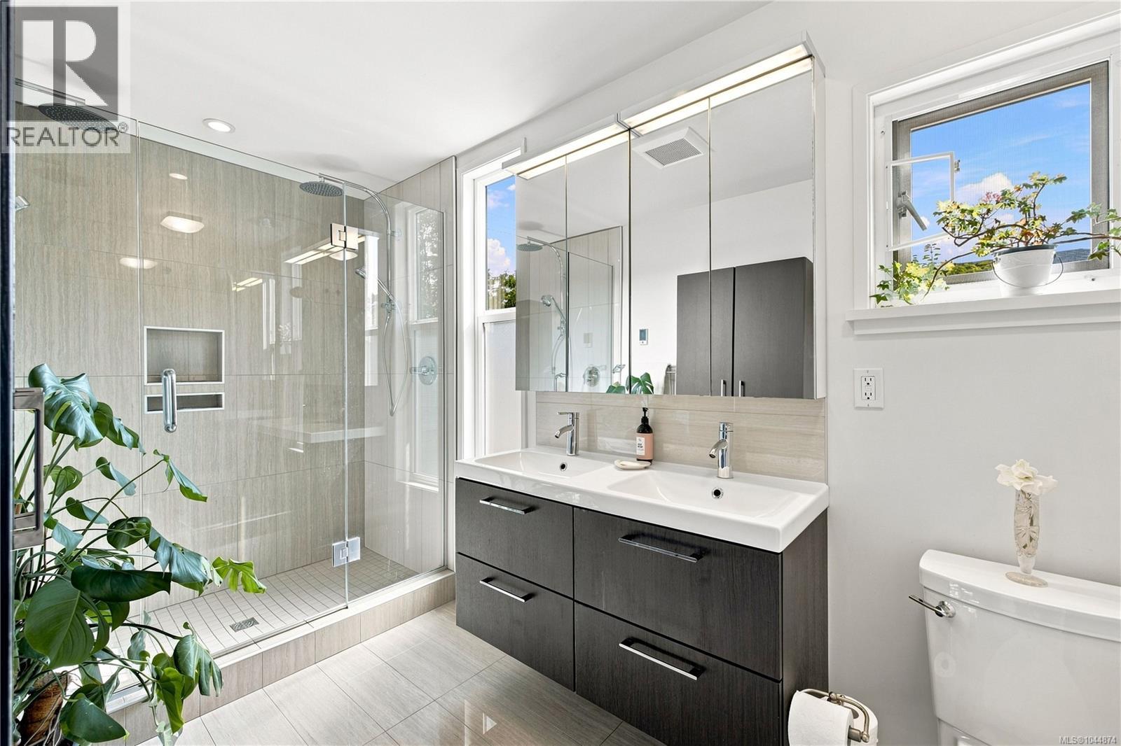 2449 Oregon Ave, Victoria, British Columbia  V8R 3V8 - Photo 20 - 1044874