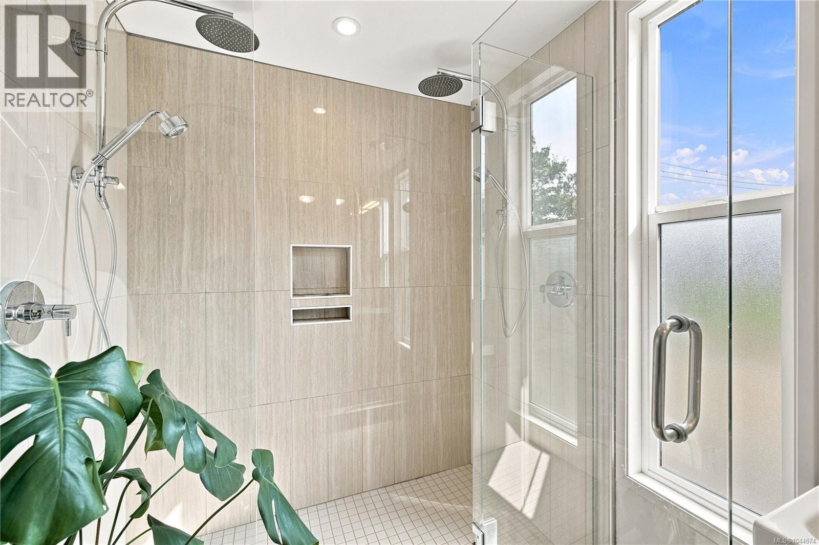 2449 Oregon Ave, Victoria, British Columbia  V8R 3V8 - Photo 21 - 1044874