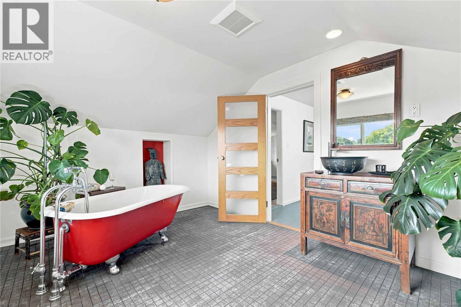 2449 Oregon Ave, Victoria, British Columbia  V8R 3V8 - Photo 27 - 1044874