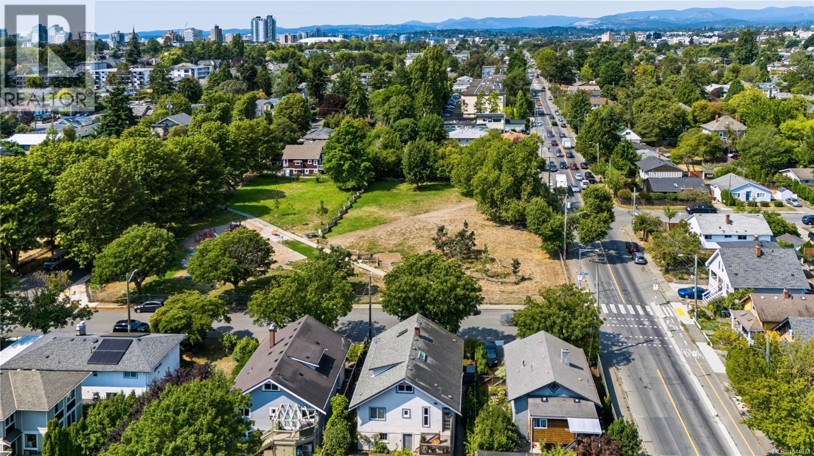 2449 Oregon Ave, Victoria, British Columbia  V8R 3V8 - Photo 42 - 1044874