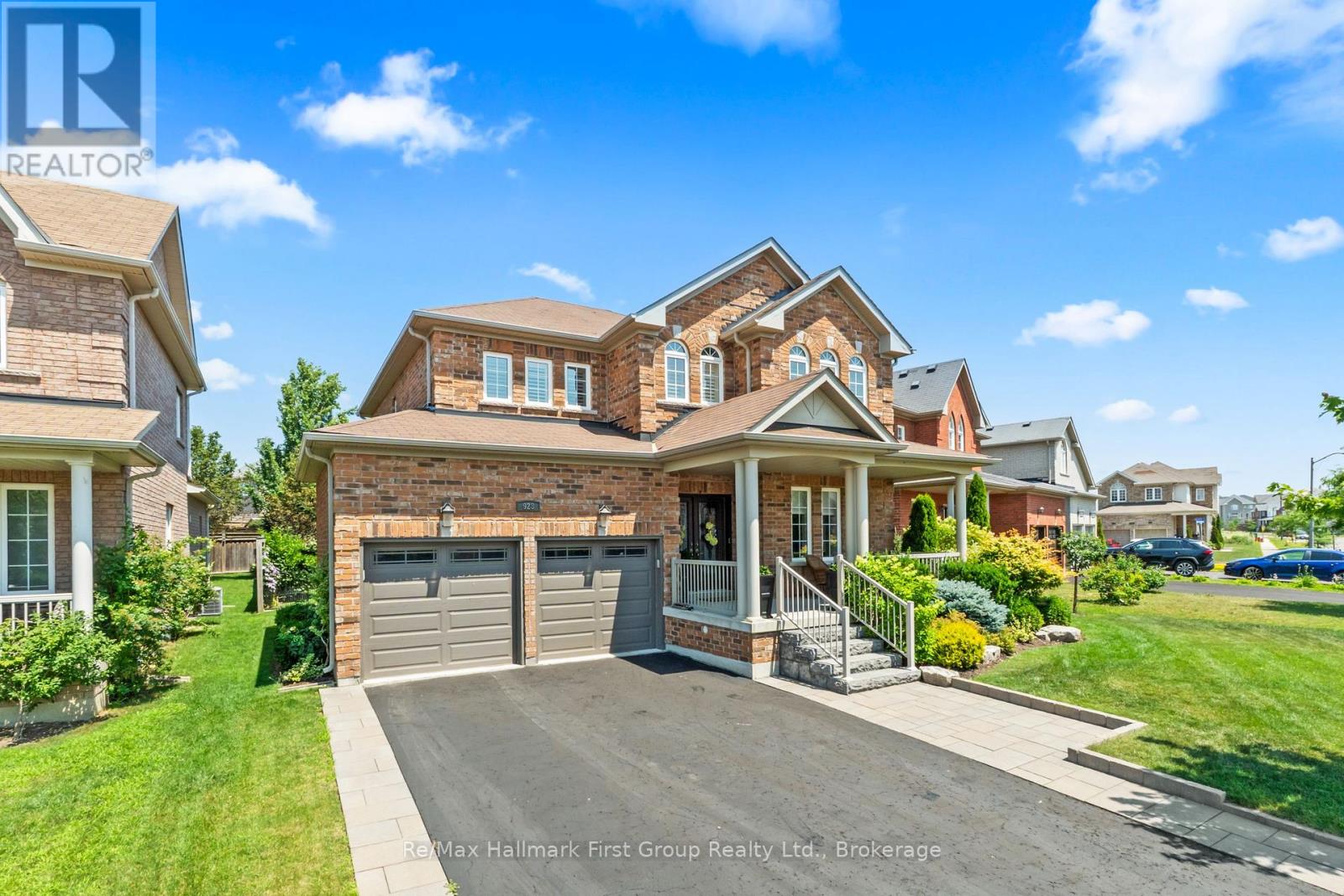 928 Black Cherry Drive, Oshawa, Ontario L1K 0P6 - Photo 2 - E13695622