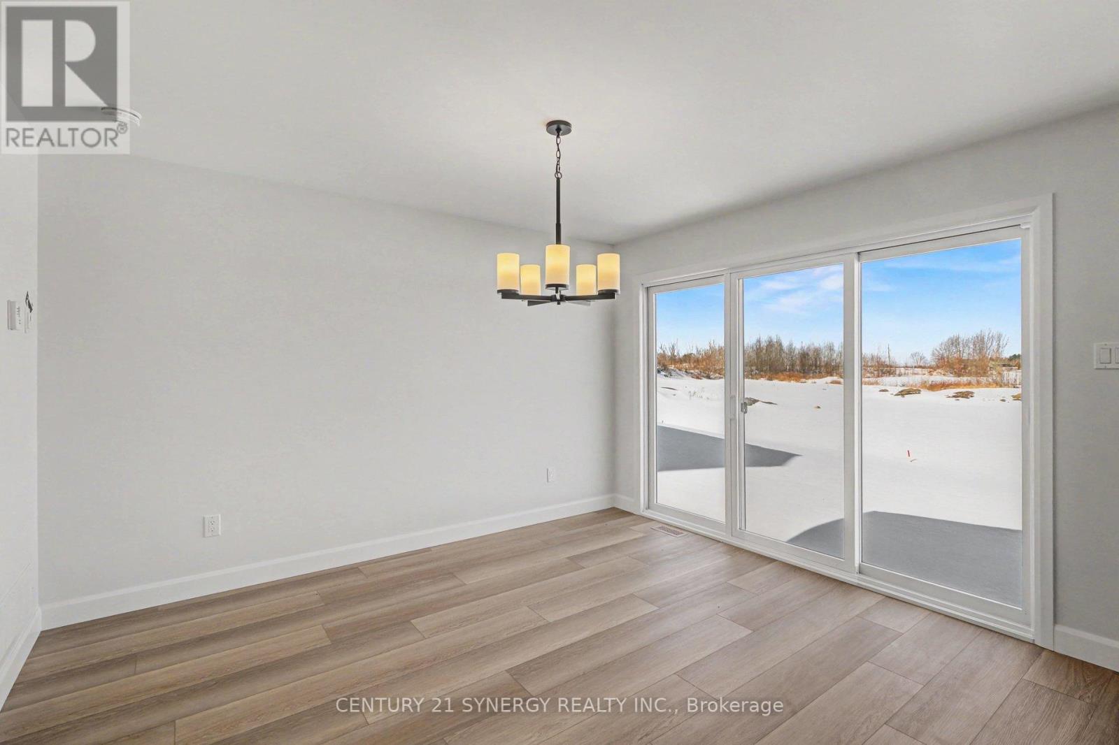 75 Villeneuve Street, North Stormont, Ontario  K0C 1W0 - Photo 11 - X12841894