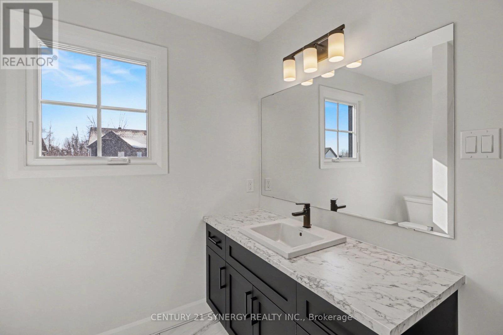 75 Villeneuve Street, North Stormont, Ontario  K0C 1W0 - Photo 28 - X12841894