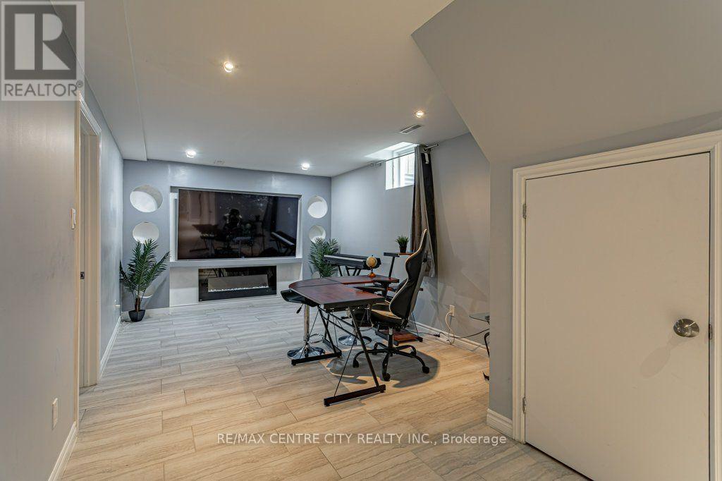 320 Rossmore Court, London South, Ontario  N6C 6B9 - Photo 13 - X13695578