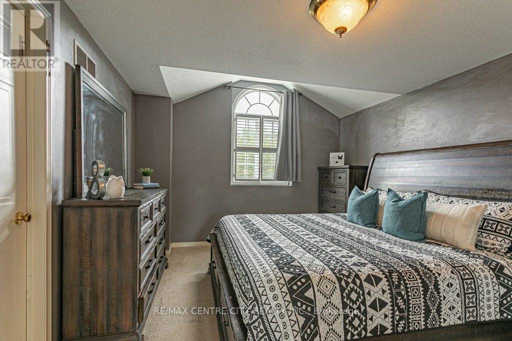 320 Rossmore Court, London South, Ontario  N6C 6B9 - Photo 20 - X13695578