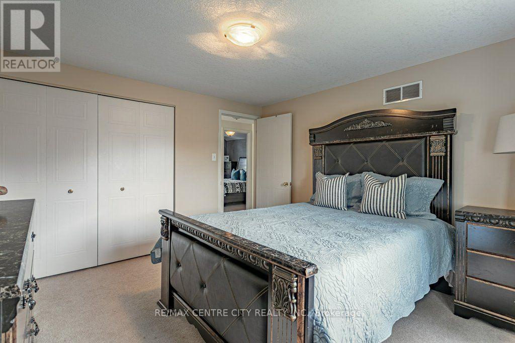 320 Rossmore Court, London South, Ontario  N6C 6B9 - Photo 23 - X13695578