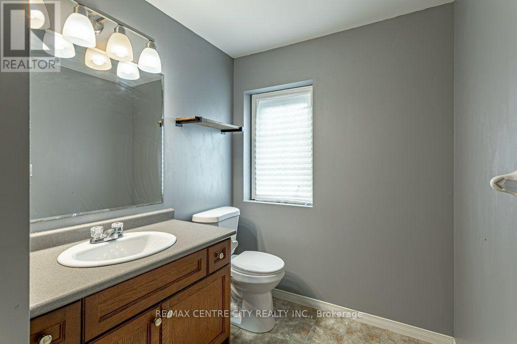 320 Rossmore Court, London South, Ontario  N6C 6B9 - Photo 24 - X13695578