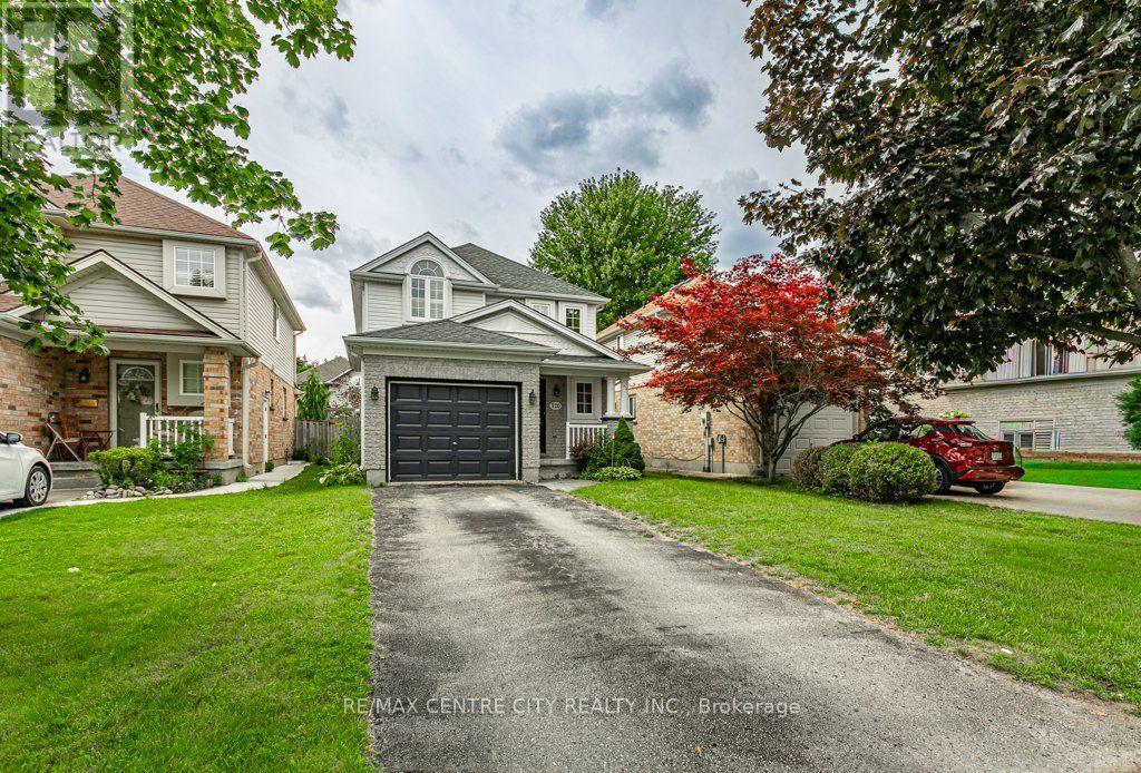 320 Rossmore Court, London South, Ontario  N6C 6B9 - Photo 3 - X13695578