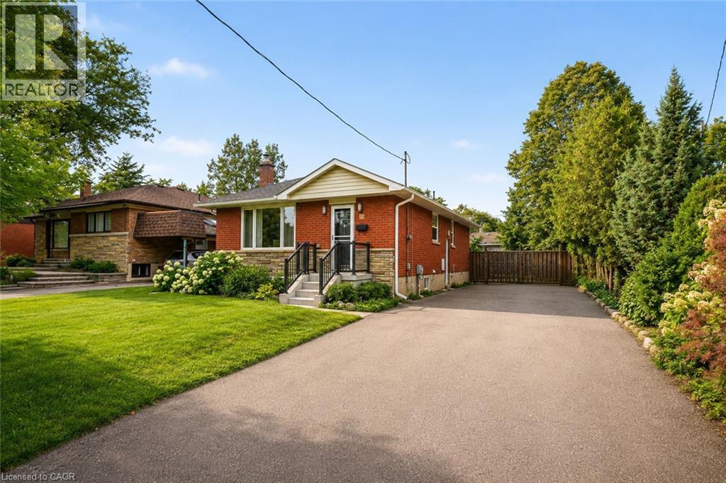 715 Drury Lane, Burlington, Ontario L7R 2X9 - Photo 2 - 40847670