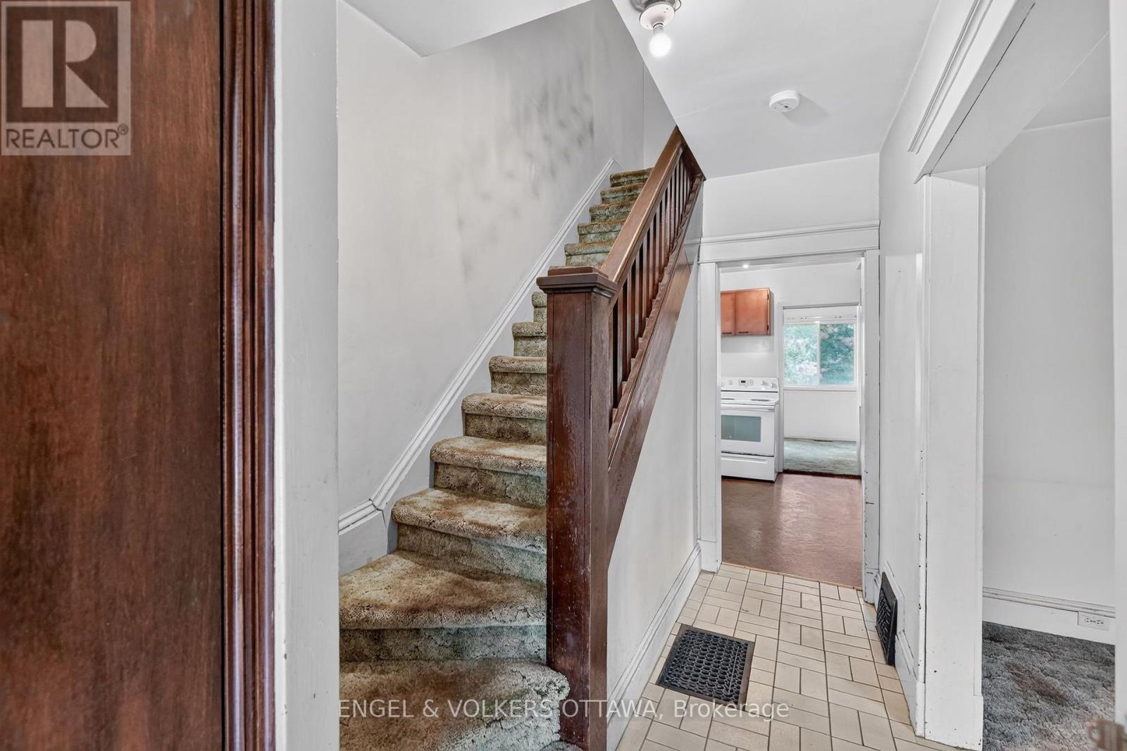 9 Geneva Street, Ottawa, Ontario  K1Y 3N5 - Photo 3 - X13695546