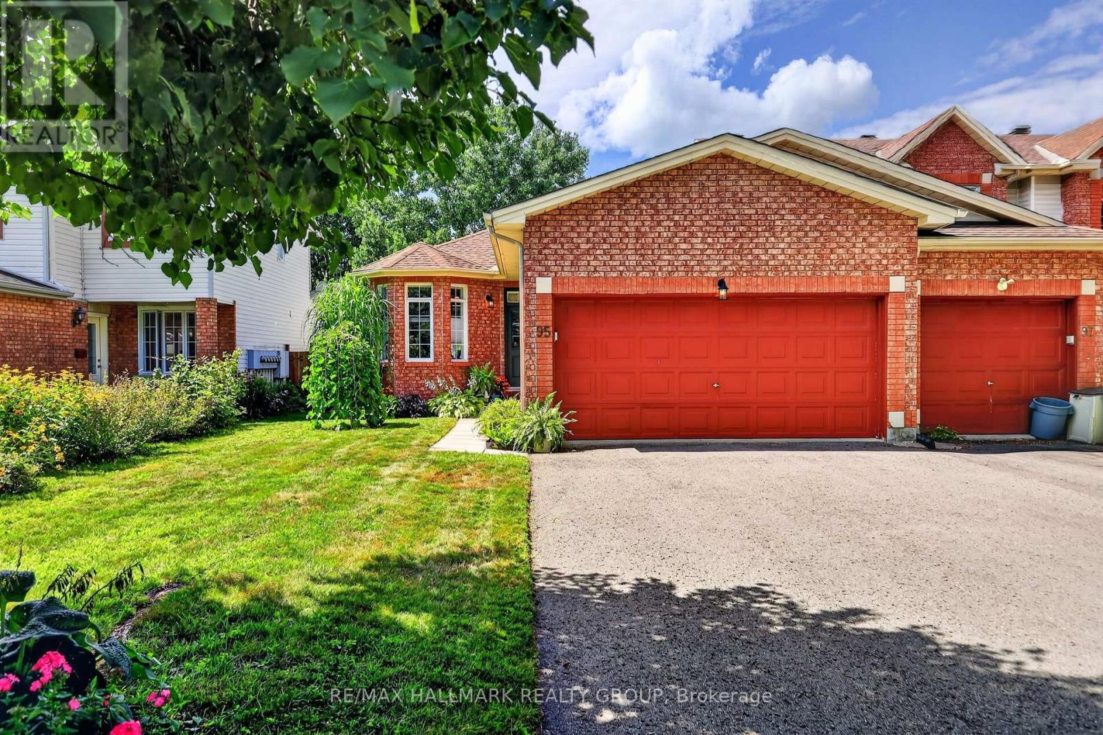 95 College Circle, Ottawa, Ontario  K1K 4R9 - Photo 1 - X13695586