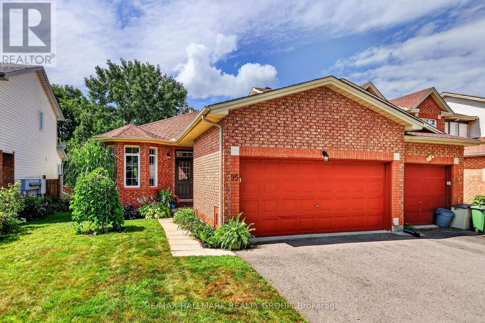 95 College Circle, Ottawa, Ontario  K1K 4R9 - Photo 2 - X13695586