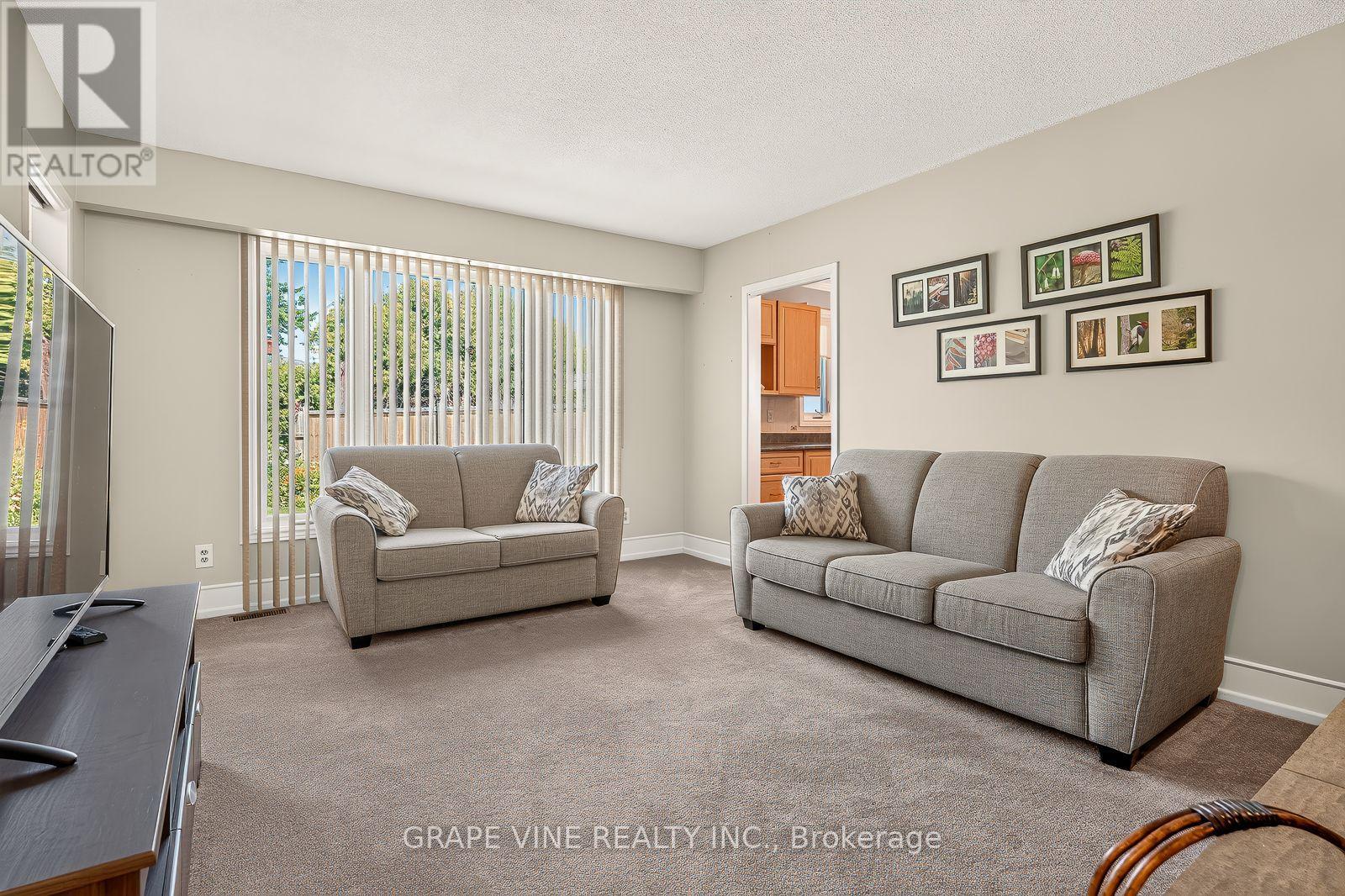 1486 Ridgebrook Drive, Ottawa, Ontario  K1B 4H1 - Photo 15 - X13695728