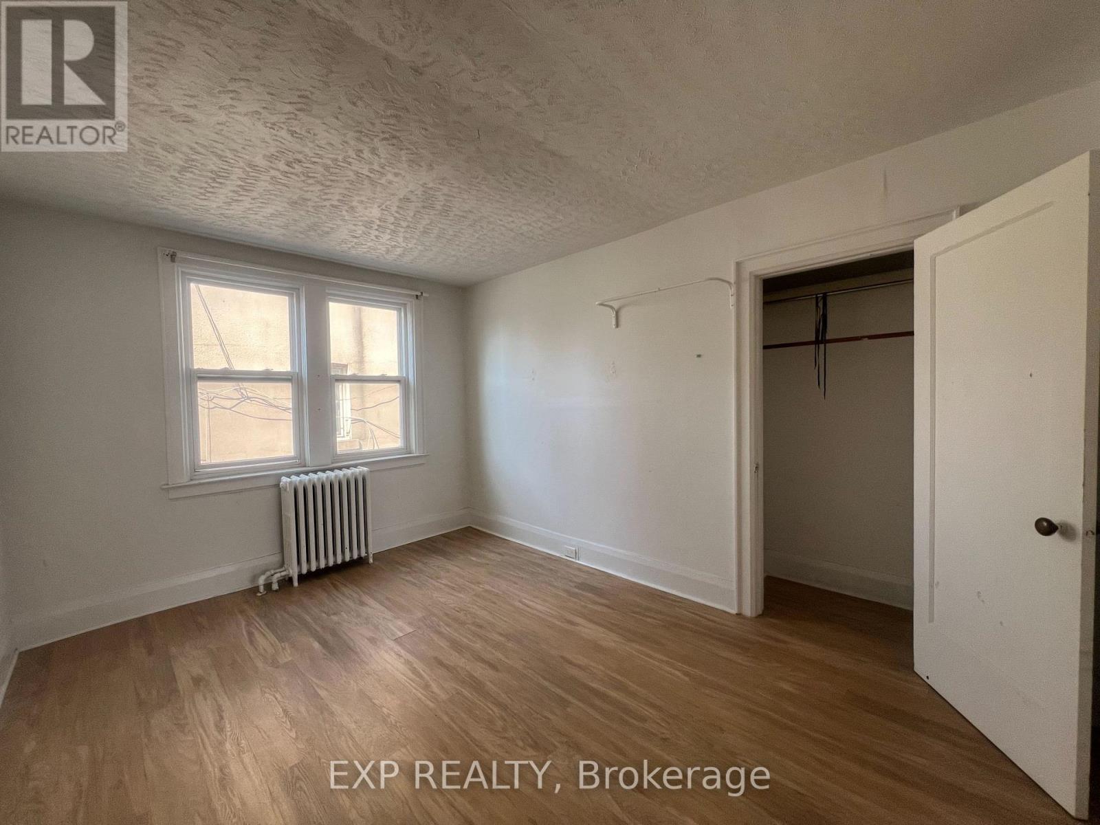 6 - 102 Greensides Avenue, Toronto, Ontario  M6C 1B9 - Photo 4 - C13695792