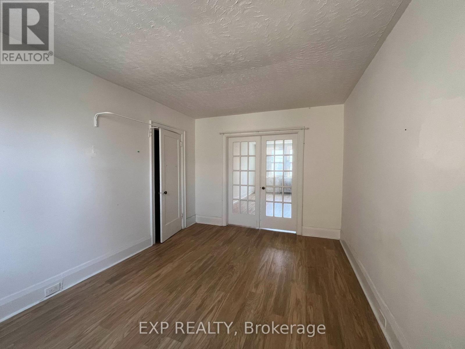 6 - 102 Greensides Avenue, Toronto, Ontario  M6C 1B9 - Photo 5 - C13695792
