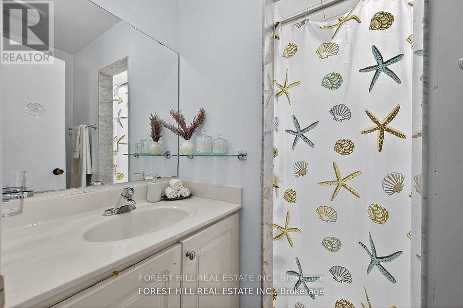 38 Carnival Court, Toronto, Ontario  M2R 3T8 - Photo 18 - C13695800