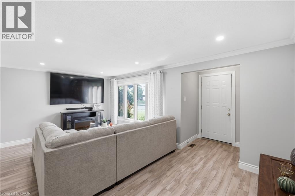 25 Flint Drive, Kitchener, Ontario N2E 1S8 - Photo 5 - 40857130