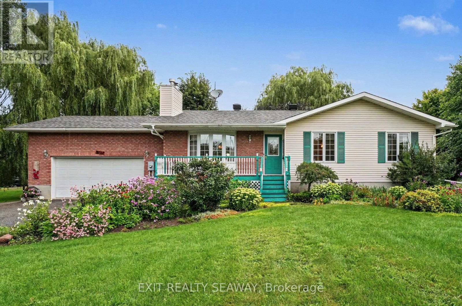 4557 Carman Road, South Dundas, Ontario K0C 1C0 - Photo 2 - X13695632