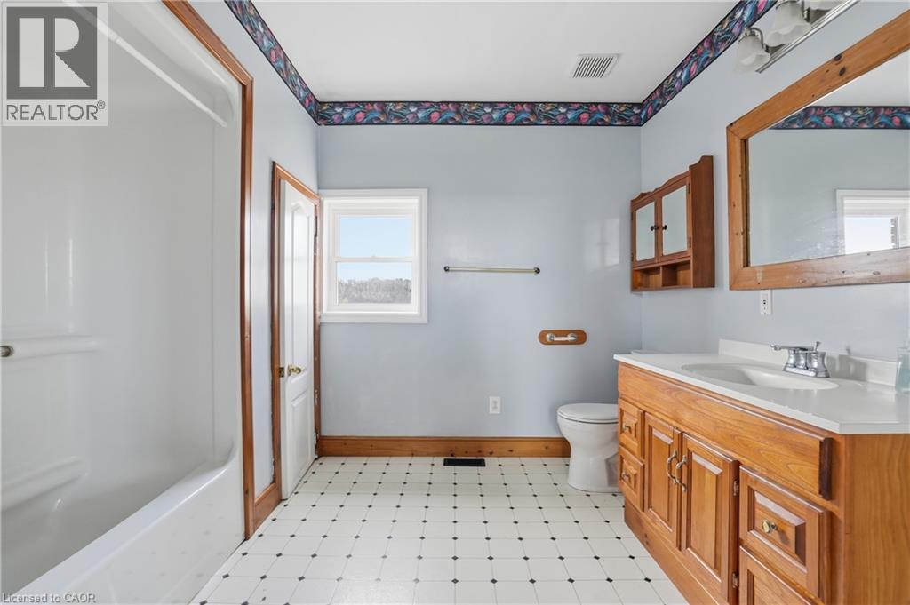 53 Young Road, Dunnville, Ontario  N1A 2W7 - Photo 11 - 40850391