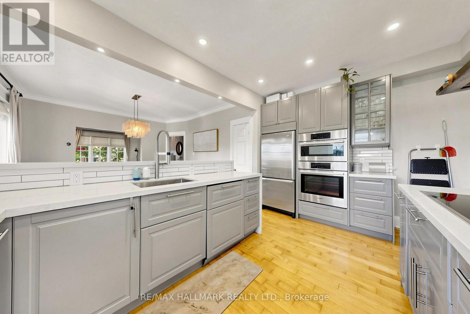 47 Glenmore Road, Toronto, Ontario  M4L 3M2 - Photo 13 - E13695826