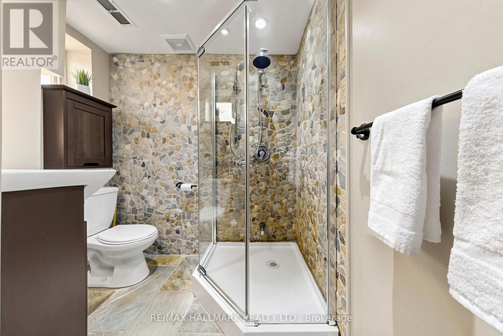 47 Glenmore Road, Toronto, Ontario  M4L 3M2 - Photo 33 - E13695826
