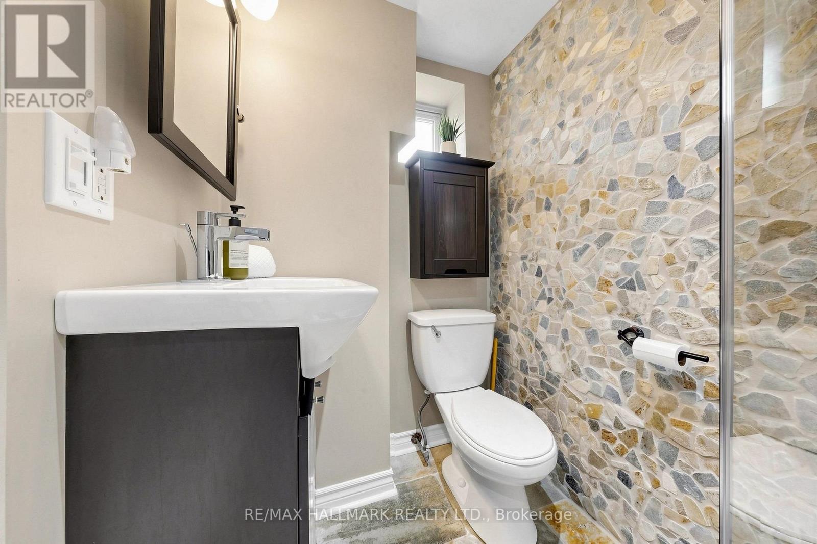 47 Glenmore Road, Toronto, Ontario  M4L 3M2 - Photo 32 - E13695826