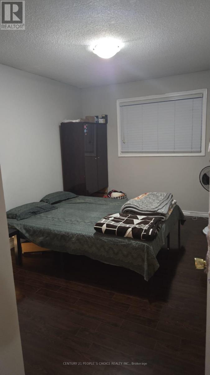 7221 Sigsbee Drive, Mississauga, Ontario  L4T 3L6 - Photo 7 - W13657312