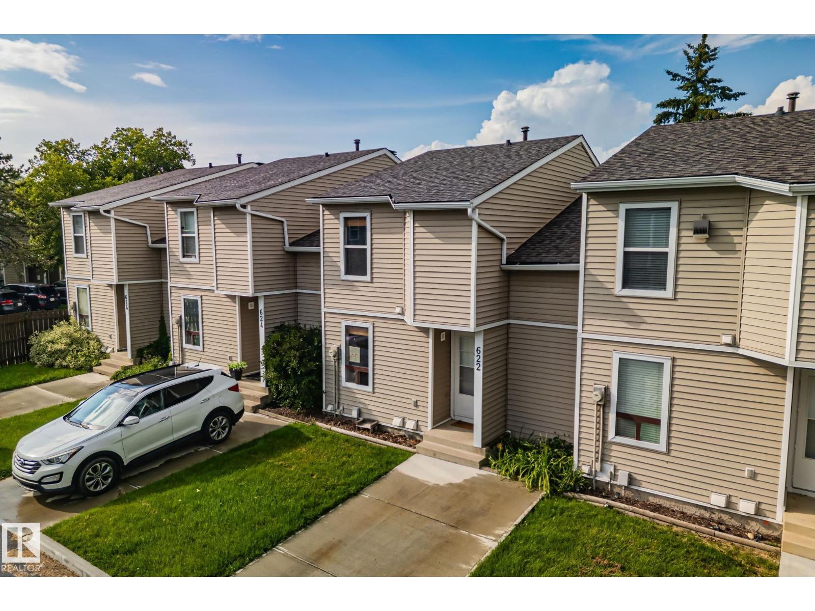 622 Saddleback Rd NW, Edmonton, Alberta T6J 4Z3 - Photo 2 - E4504534