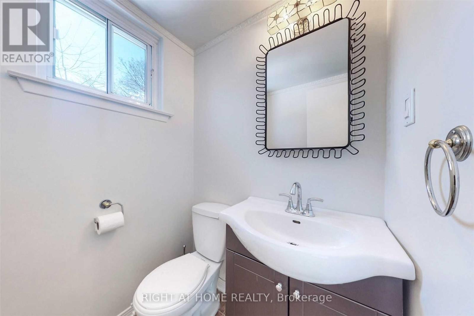 54 Penwick Crescent, Richmond Hill, Ontario  L4C 5B4 - Photo 15 - N13695560