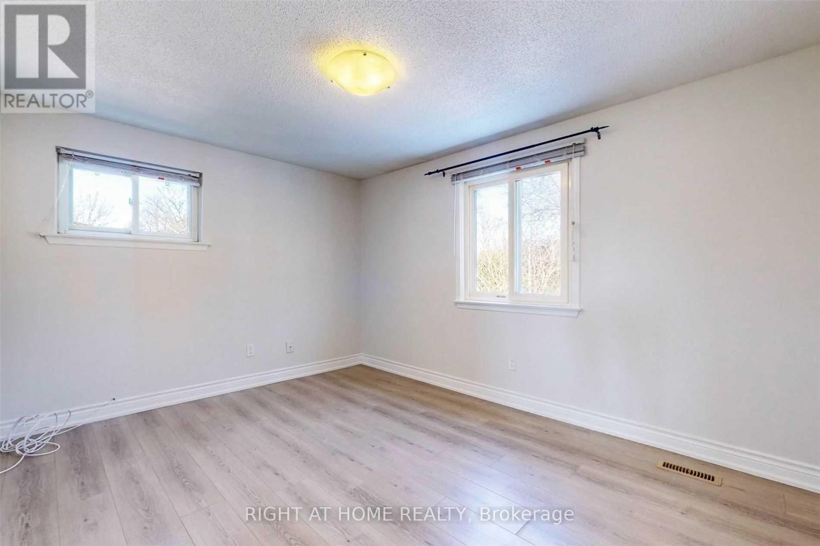 54 Penwick Crescent, Richmond Hill, Ontario  L4C 5B4 - Photo 17 - N13695560