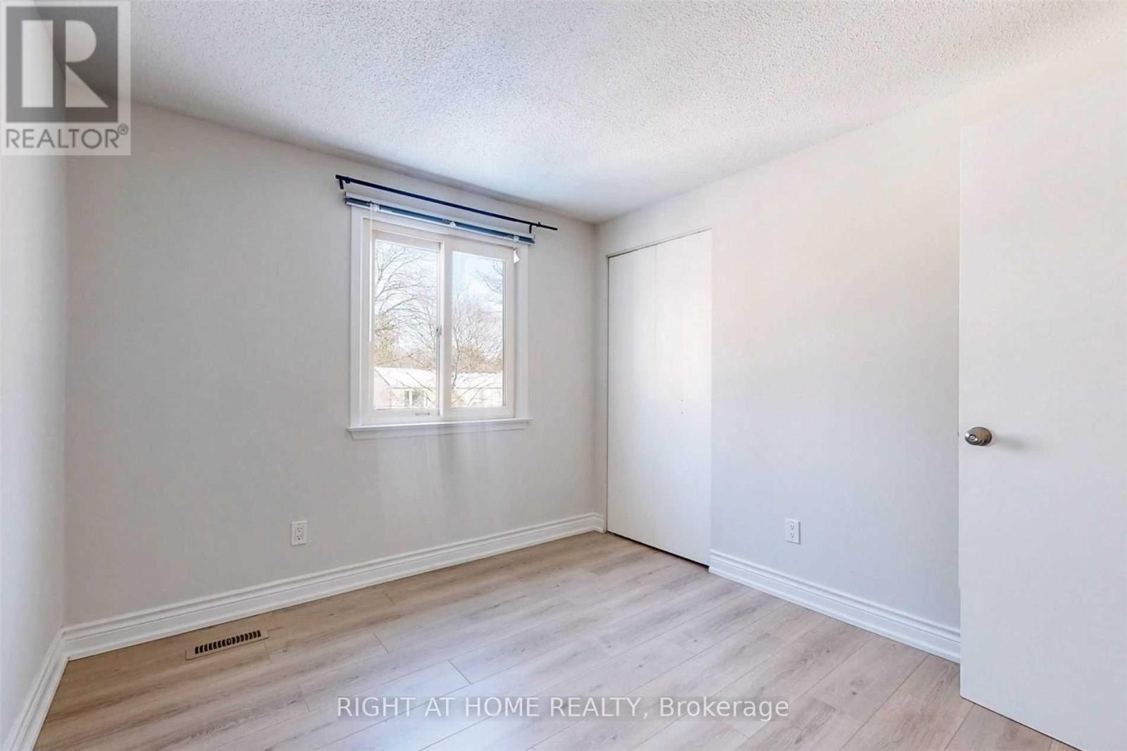 54 Penwick Crescent, Richmond Hill, Ontario  L4C 5B4 - Photo 19 - N13695560