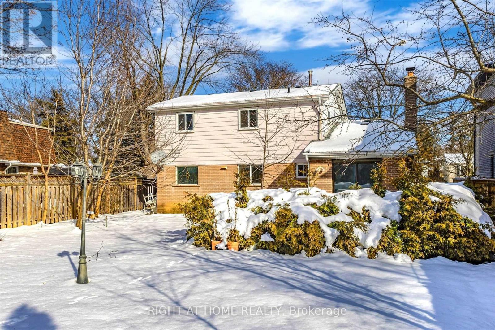 54 Penwick Crescent, Richmond Hill, Ontario  L4C 5B4 - Photo 28 - N13695560