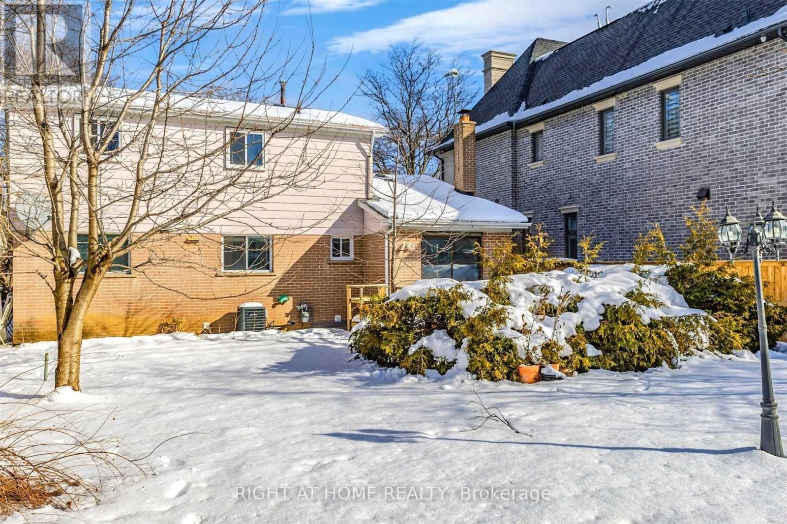 54 Penwick Crescent, Richmond Hill, Ontario  L4C 5B4 - Photo 29 - N13695560
