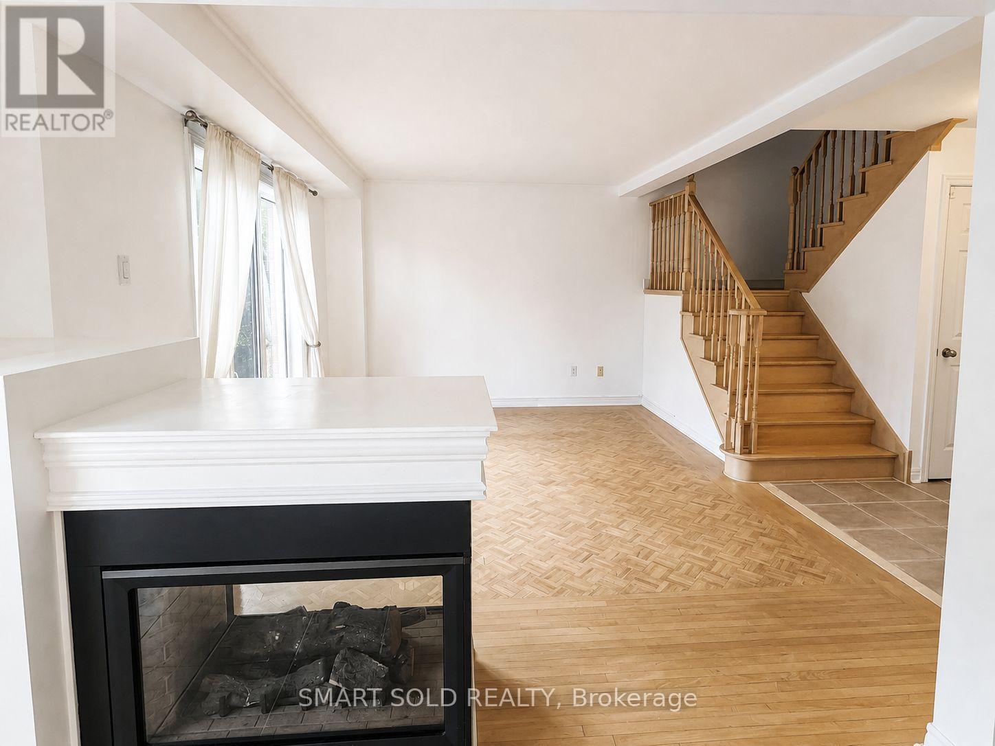 52 Royalpark Way, Vaughan, Ontario  L4H 1J5 - Photo 11 - N13695596