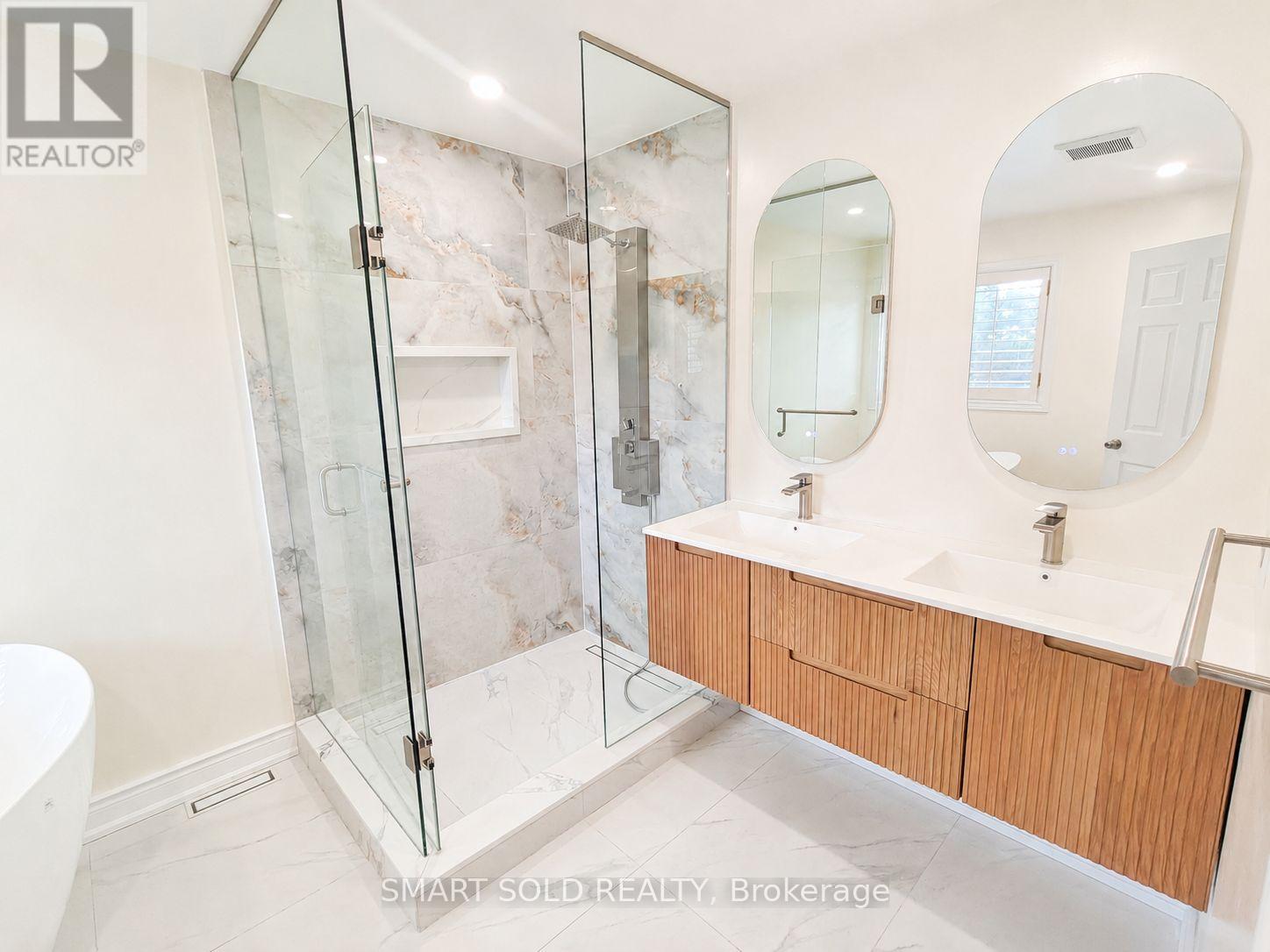 52 Royalpark Way, Vaughan, Ontario  L4H 1J5 - Photo 14 - N13695596