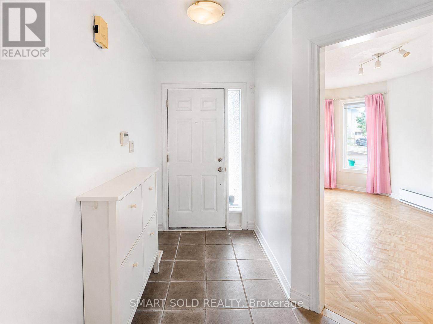 52 Royalpark Way, Vaughan, Ontario  L4H 1J5 - Photo 3 - N13695596