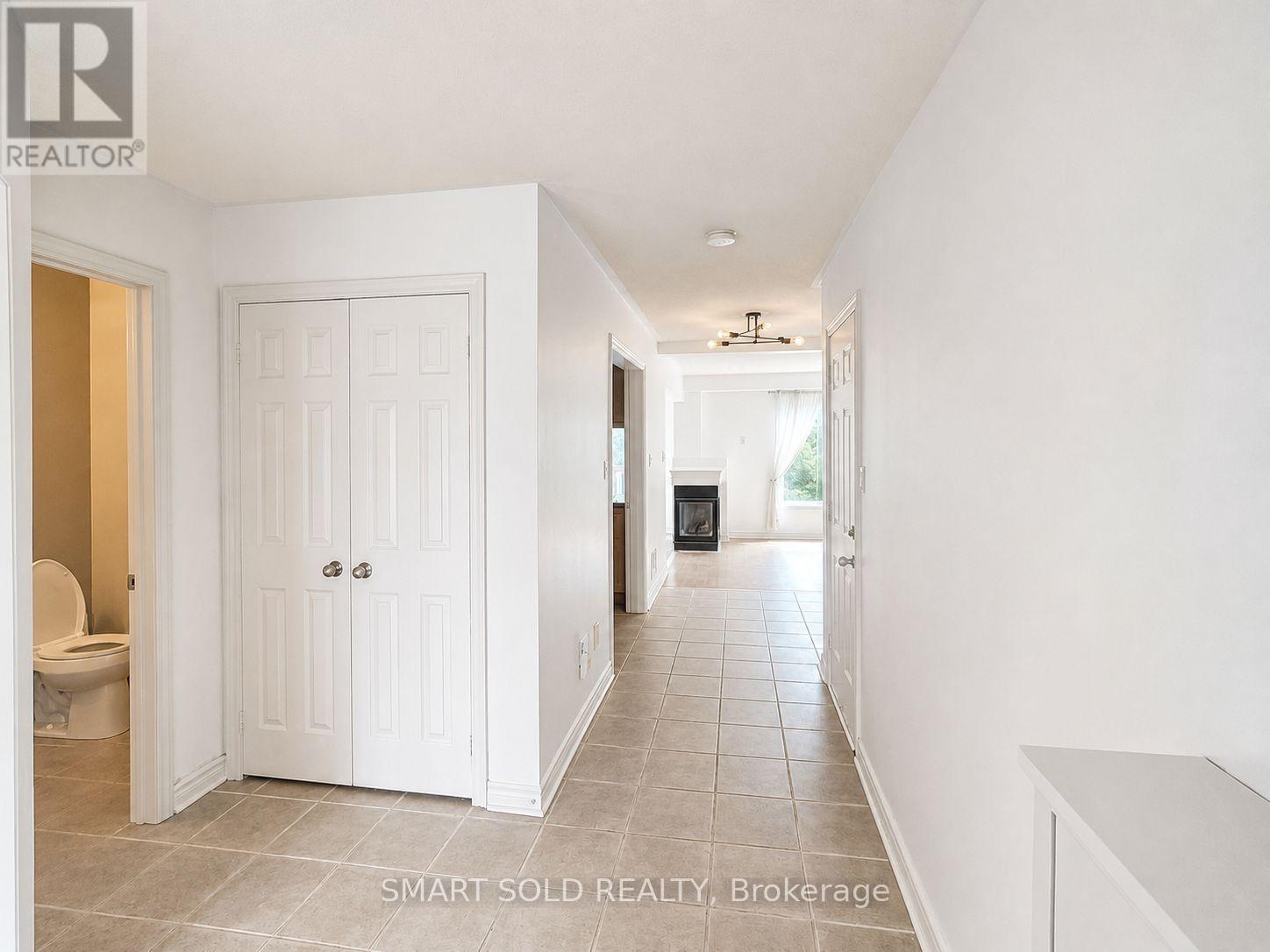 52 Royalpark Way, Vaughan, Ontario  L4H 1J5 - Photo 4 - N13695596