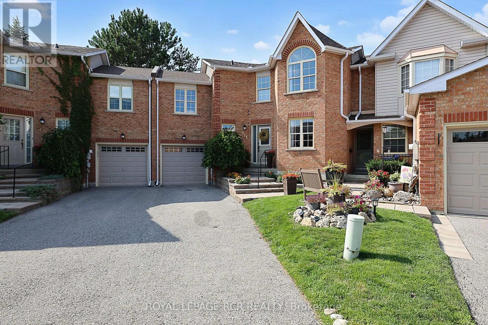 411 Butler Court, Aurora, Ontario  L4G 6G8 - Photo 2 - N13695600
