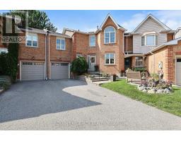 411 BUTLER COURT, Aurora, Ontario