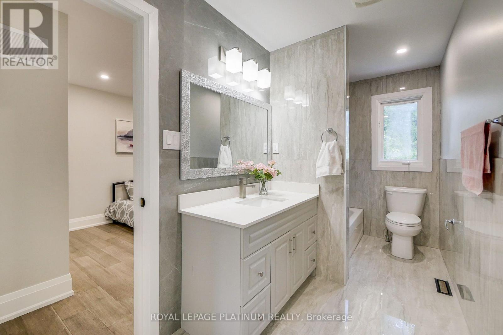 16 Bridgend Court S, Vaughan, Ontario  L4L 3L3 - Photo 31 - N13695738