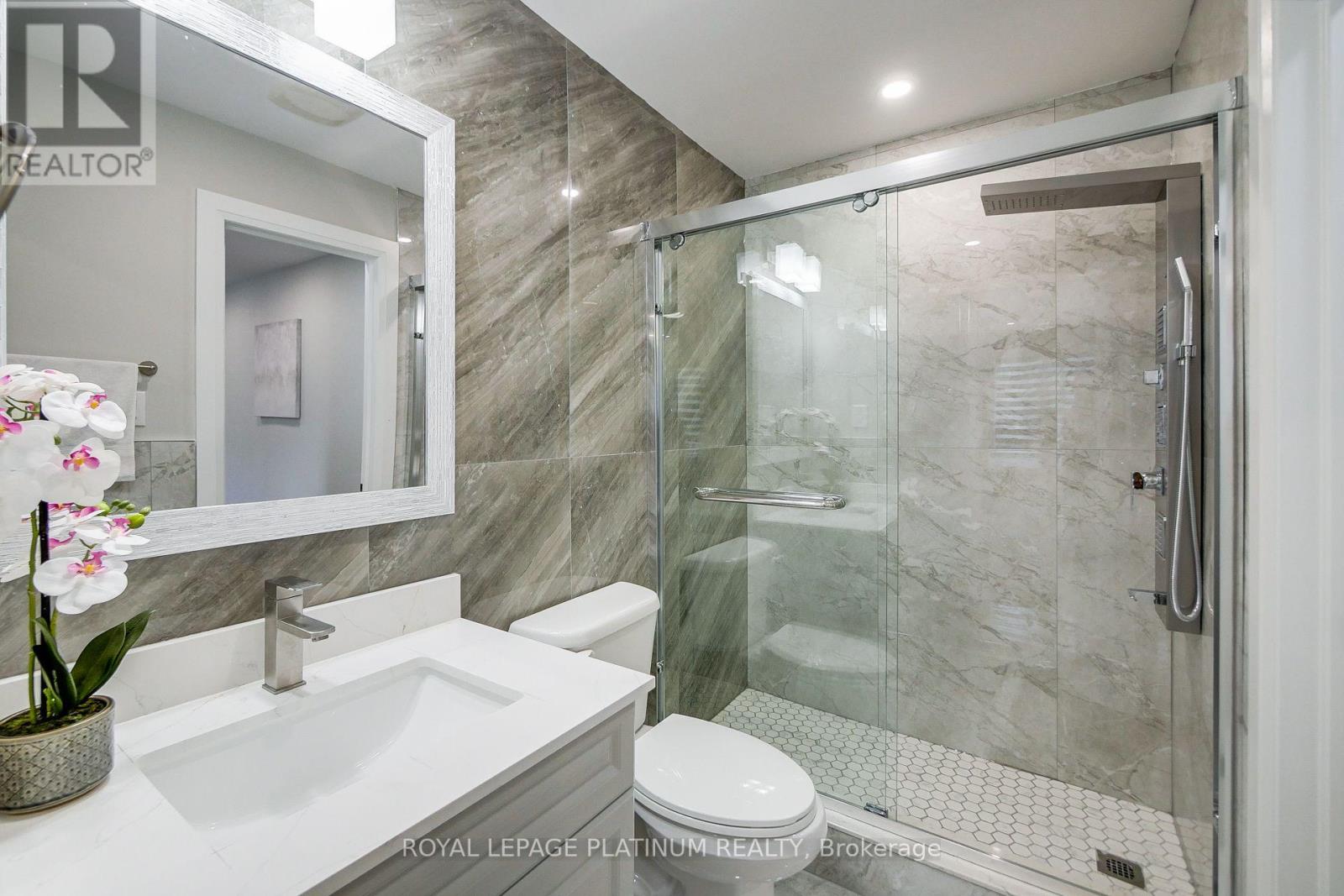 16 Bridgend Court S, Vaughan, Ontario  L4L 3L3 - Photo 33 - N13695738