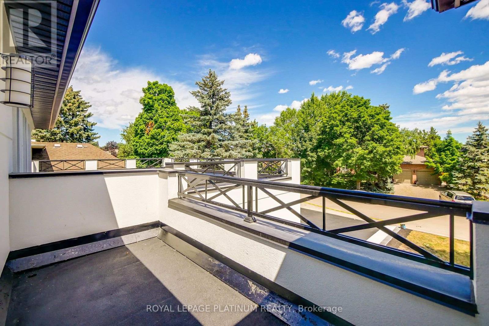 16 Bridgend Court S, Vaughan, Ontario  L4L 3L3 - Photo 35 - N13695738