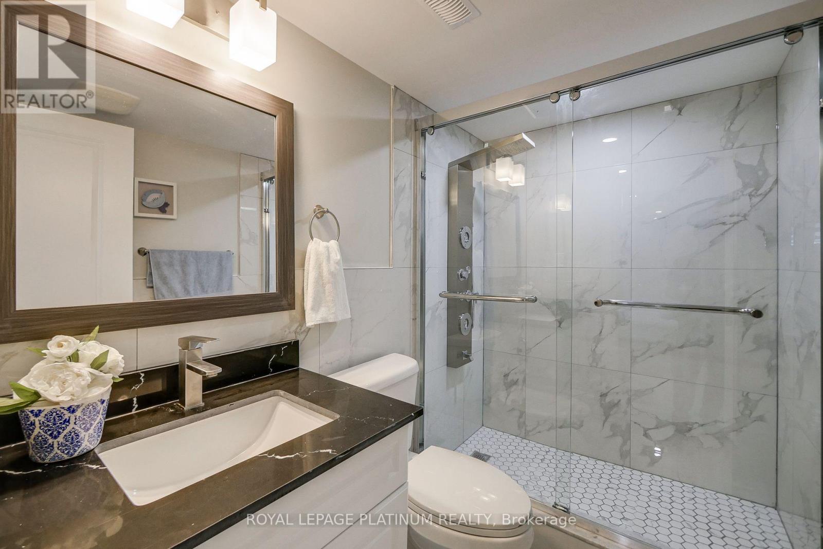 16 Bridgend Court S, Vaughan, Ontario  L4L 3L3 - Photo 38 - N13695738