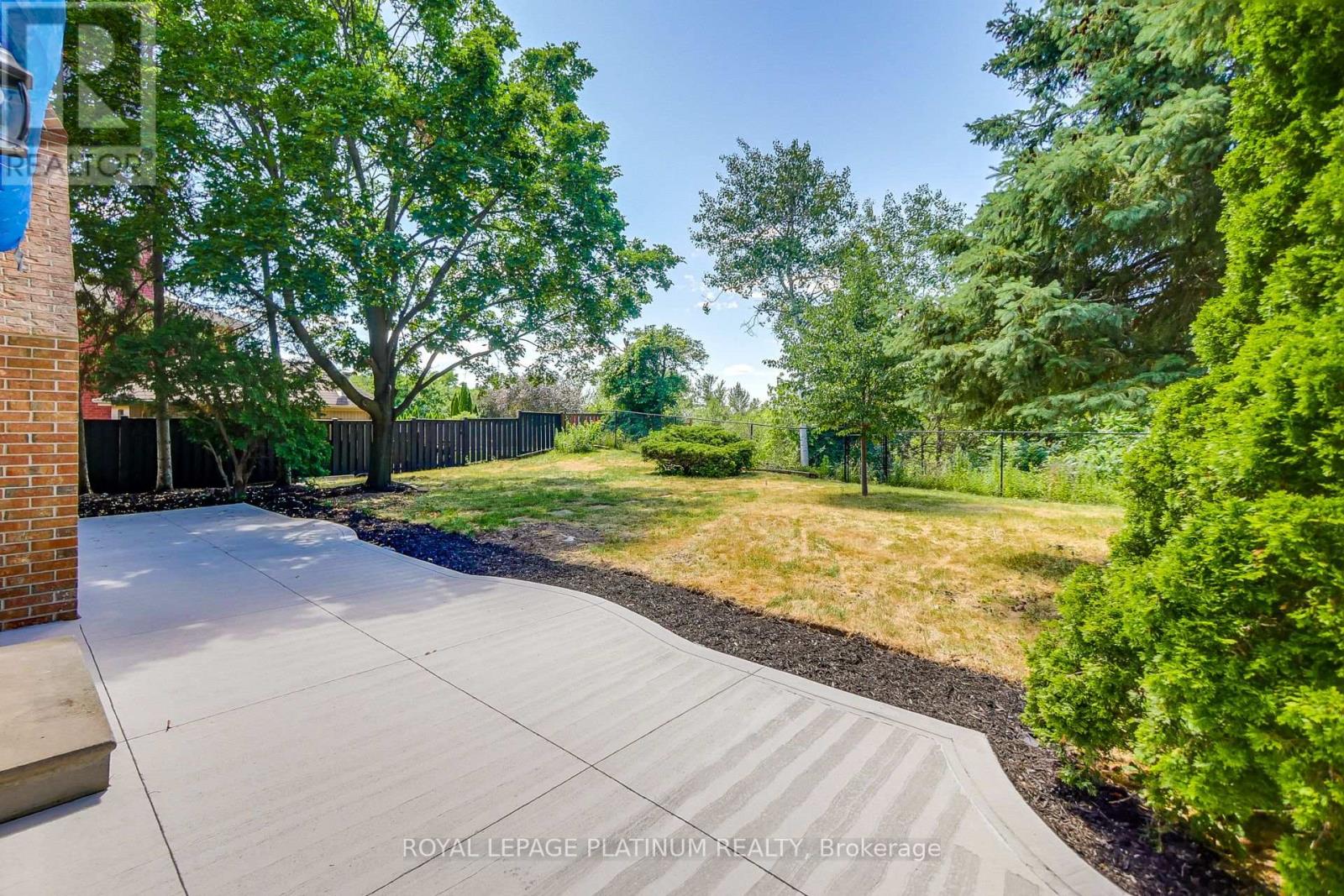 16 Bridgend Court S, Vaughan, Ontario  L4L 3L3 - Photo 45 - N13695738