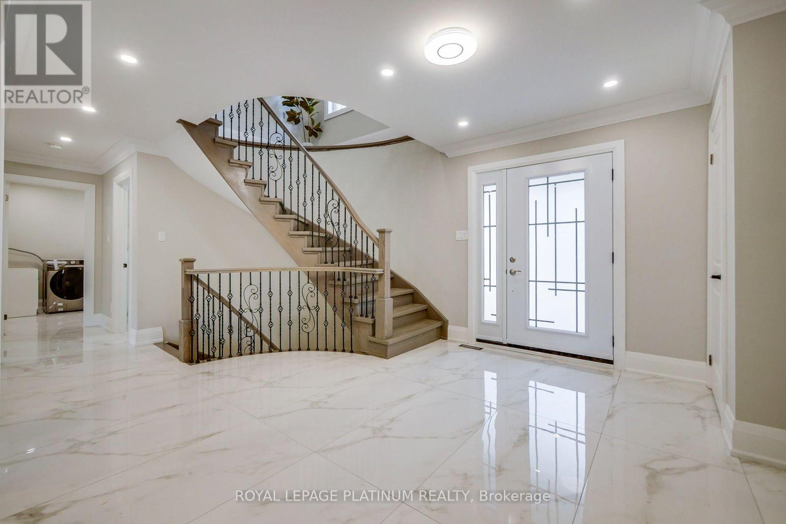 16 Bridgend Court S, Vaughan, Ontario  L4L 3L3 - Photo 8 - N13695738